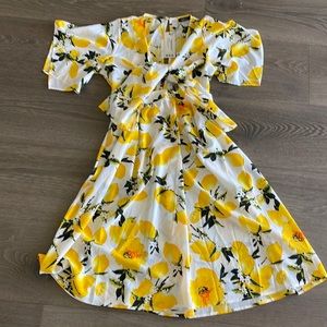 Boohoo lemon dress